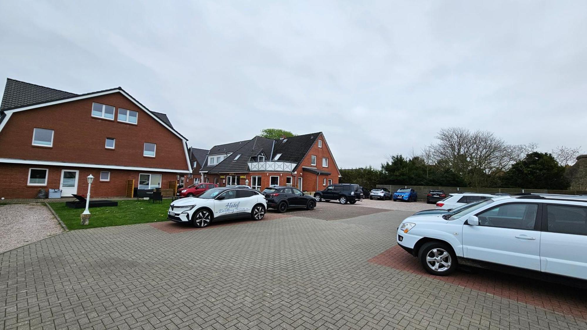 Hotel Dorfkrug Büsum - günstige Altbauzimmer Am Oland Exterior foto