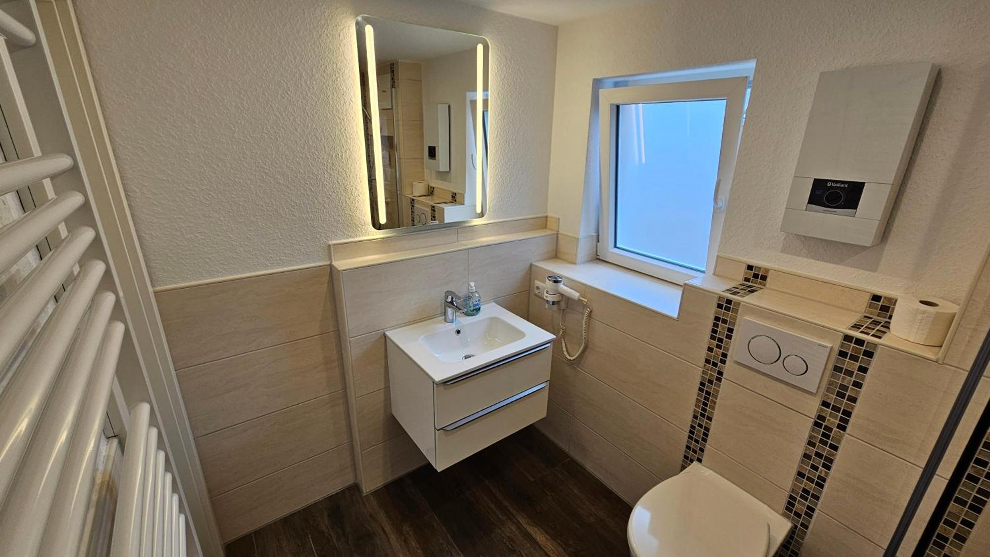 Hotel Dorfkrug Büsum - günstige Altbauzimmer Am Oland Exterior foto