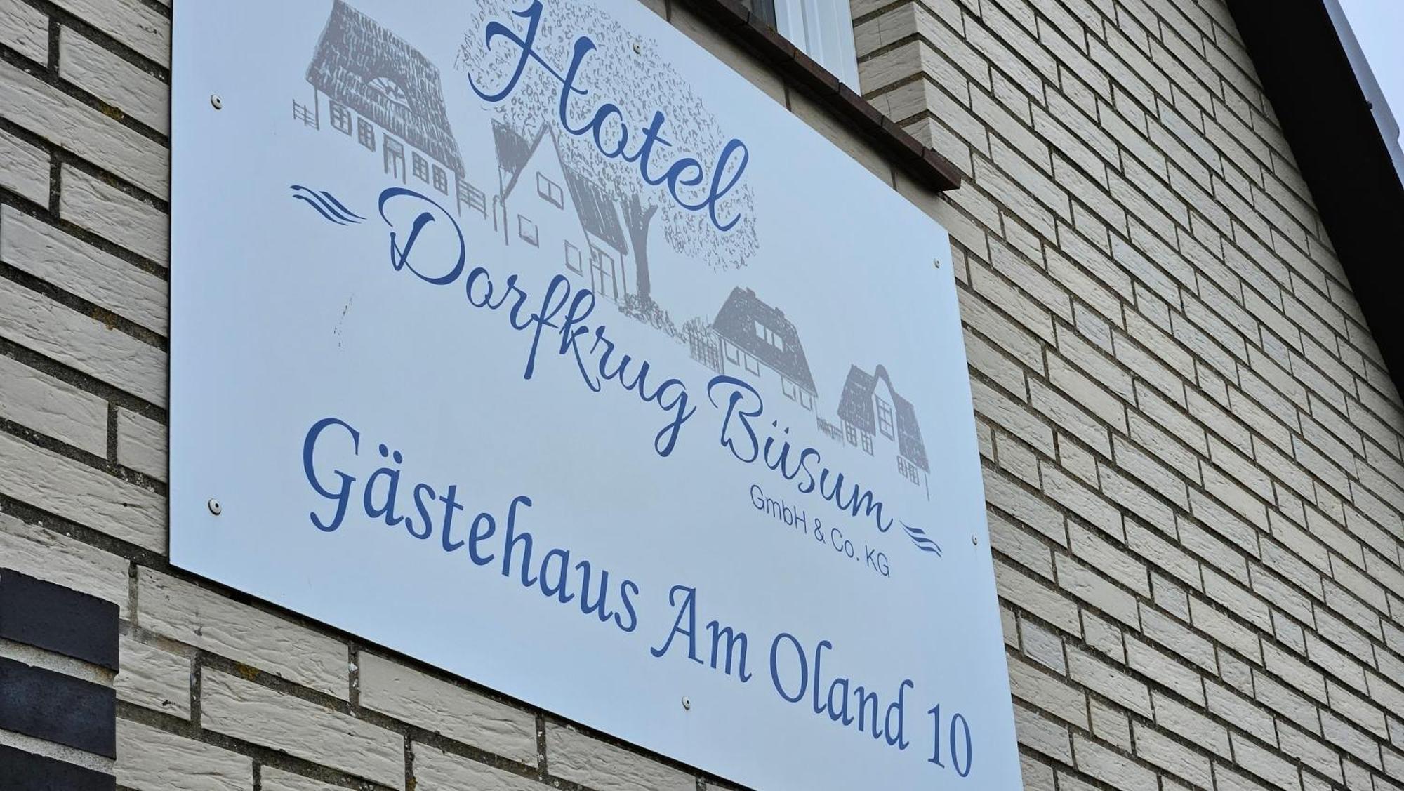 Hotel Dorfkrug Büsum - günstige Altbauzimmer Am Oland Exterior foto