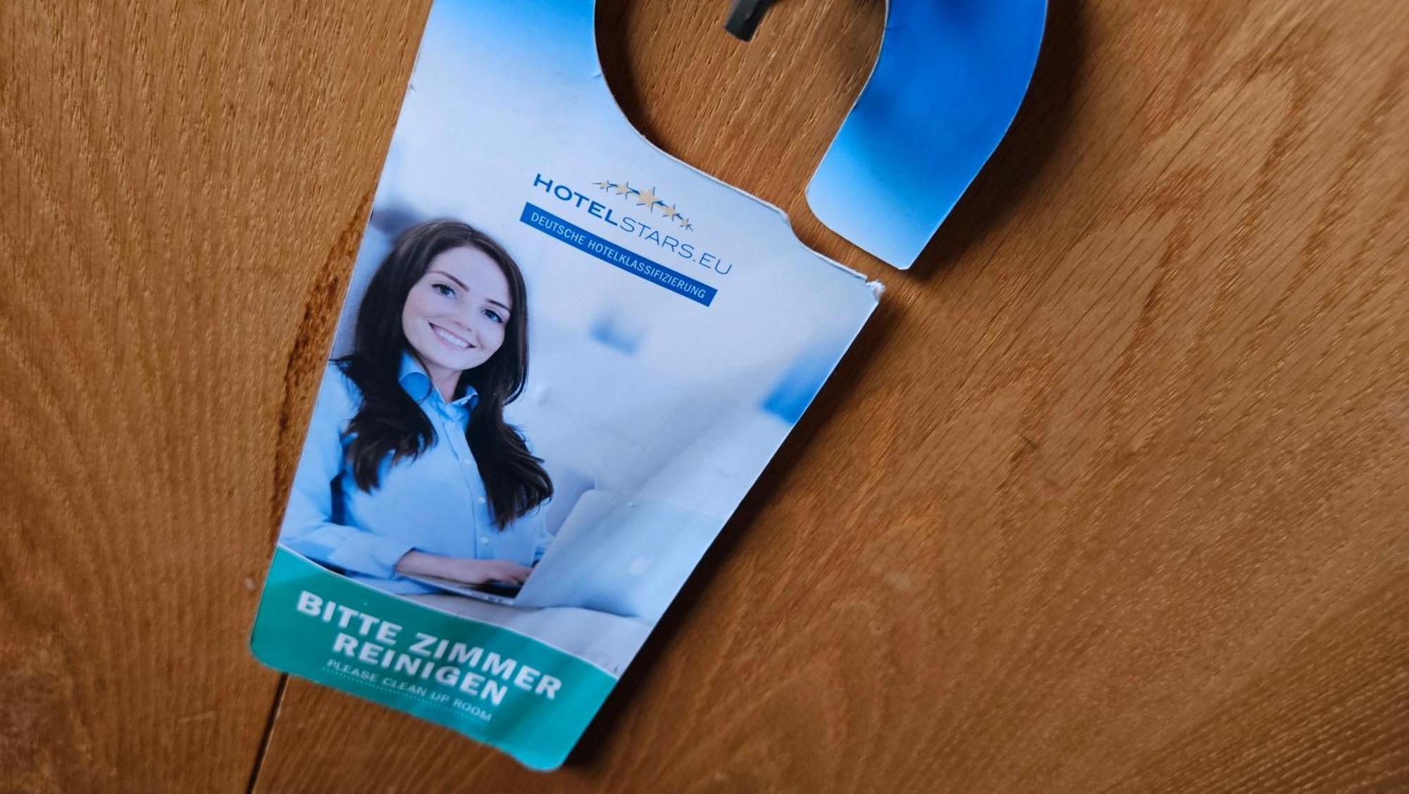 Hotel Dorfkrug Büsum - günstige Altbauzimmer Am Oland Zimmer foto